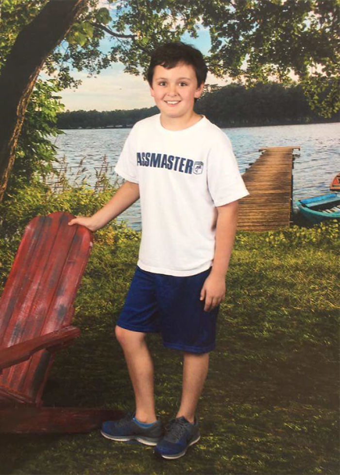 Friend On Facebook Sent Their Kid To School On Picture Day With The Wrong Shirt