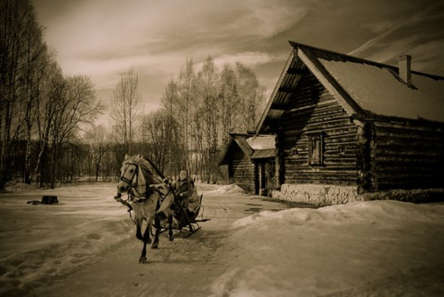 Фото зимы старые. Деревня зимой. Деревня в старину. Старая зимняя деревня. Зимняя старинная деревня.