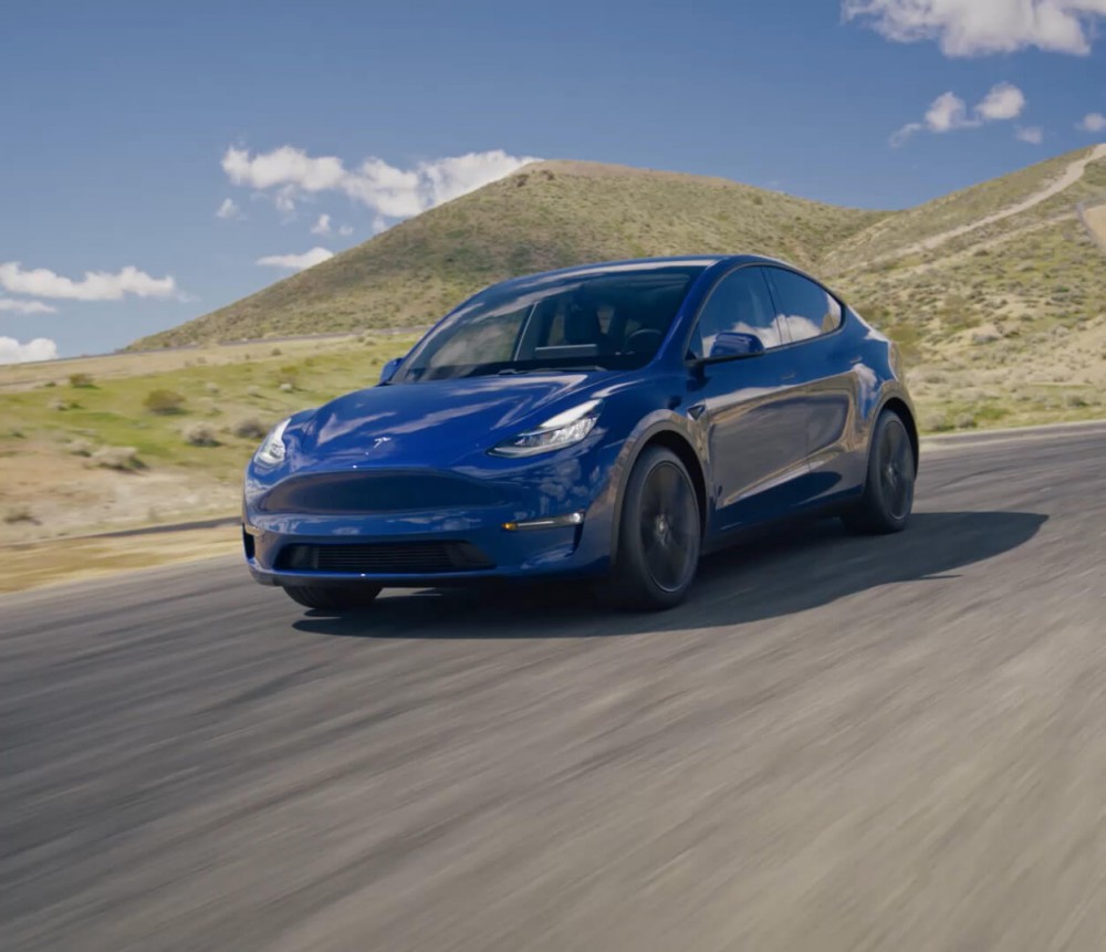 Илон Маск представил Tesla Model Y авто и мото