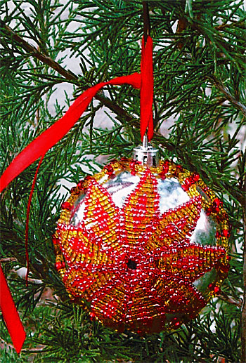 Елочные шары бисером
