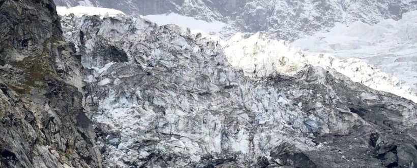 Ледник в Альпах угрожает итальянской деревне и может сорваться в любой момент
