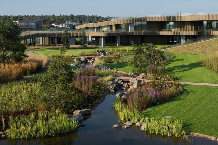 Необычная архитектура дома в сельской местности на берегу Москвы-реки Необычная архитектура дома в сельской местности на берегу Москвы-реки архитектура,Путешествия,фото