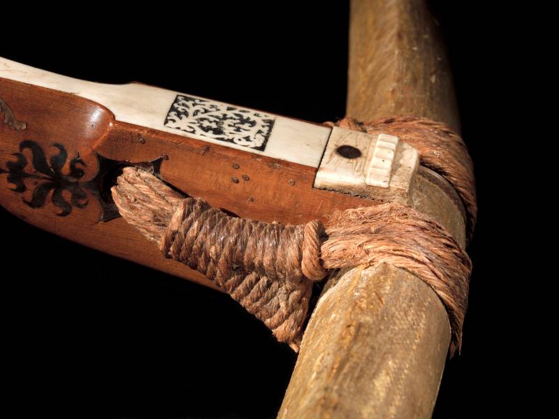 Самый ранний огнестрел: существовавшие параллельно Самый ранний огнестрел: существовавшие параллельно оружие