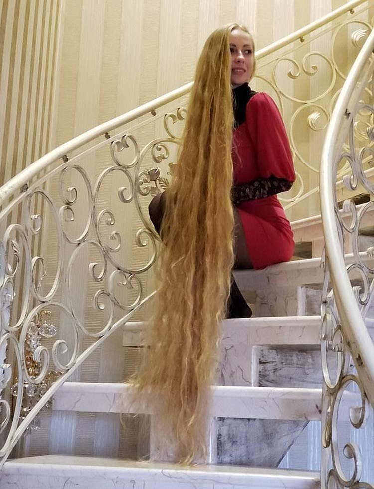 Алёна Кравченко — Рапунцель из Украины, которая не стригла волосы в течение 28 лет Алёна Кравченко, в мире, волосы, девушка, красота, люди, рапунцель