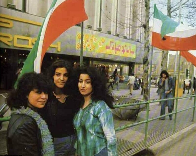 Как выглядели иранки до того, как надели паранджу 