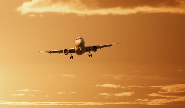 Вылетевший из Москвы в Новосибирск самолет вынужденно приземлился в Барнауле