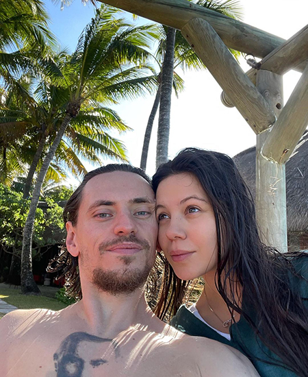 Сергей Полунин и Елена Ильиных с сыном Миром отдыхают на Маврикии Сергей Полунин и Елена Ильиных с сыном Миром отдыхают на Маврикии Звездные пары