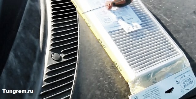 Инструмент для снятия и замены салонного фильтра на Ладе Калина