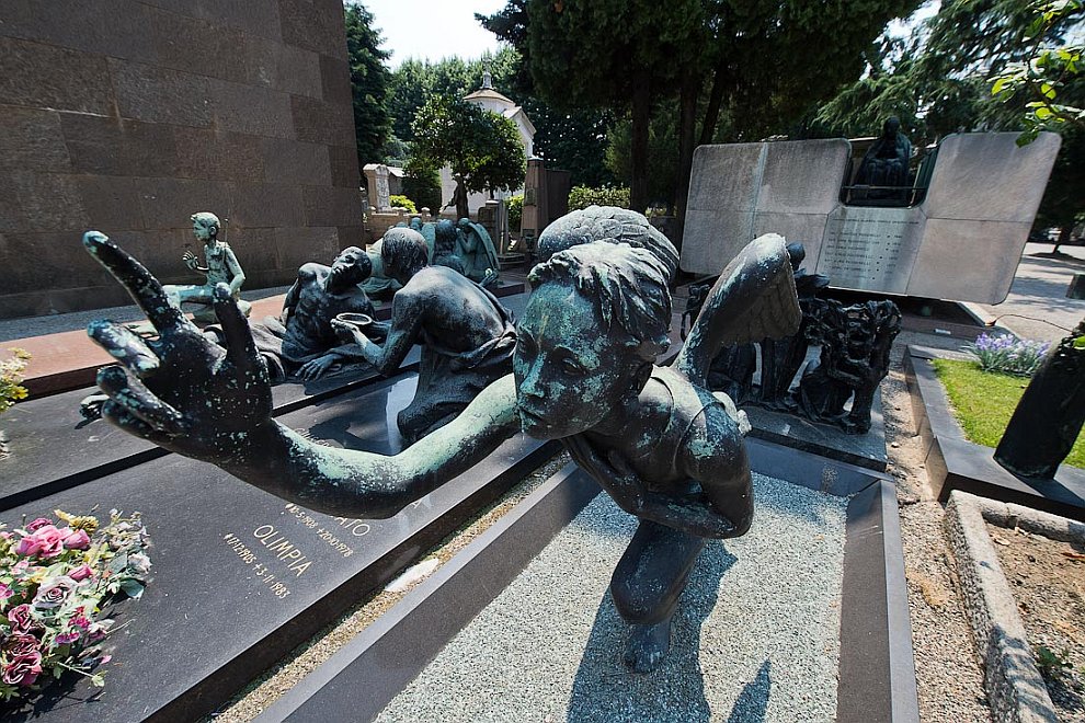 Прогулка по одному из самых красивых кладбищ в Европе Прогулка по одному из самых красивых кладбищ в Европе Европа