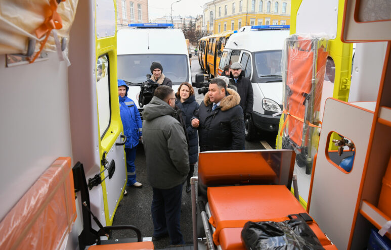 Муниципалитетам Тверской области передали ключи от нового транспорта