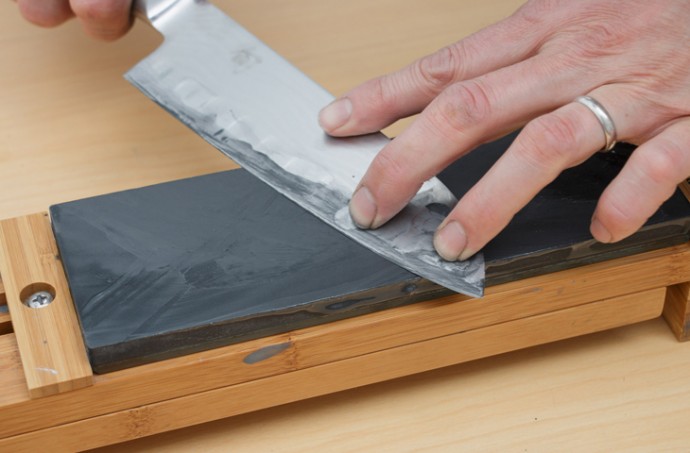 Как самостоятельно заточить нож до бритвенной остроты Как самостоятельно заточить нож до бритвенной остроты домашний очаг...