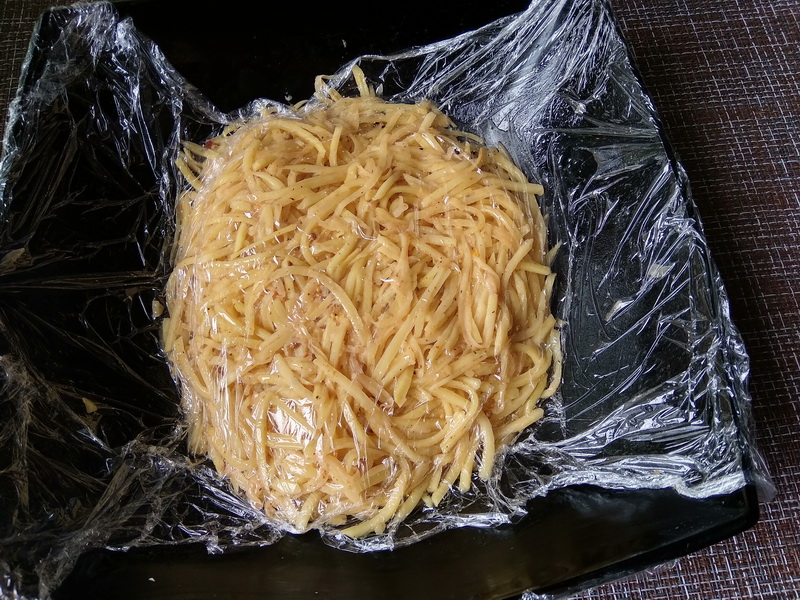 Корейский салат с сырой картошкой (пока сама не попробовала не понимала, что так можно есть)