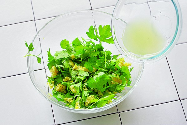 Фаршированная курица с зеленью: пошаговый рецепт Фаршированная курица с зеленью: пошаговый рецепт кулинария,мясные блюда