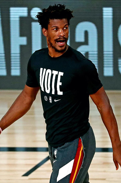 СМИ: Селена Гомес встречается с баскетболистом Джимми Батлером СМИ: Селена Гомес встречается с баскетболистом Джимми Батлером Звездные пары