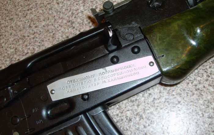 Для чего на «Ижмаше» делали зеленые автоматы Калашникова... оружие