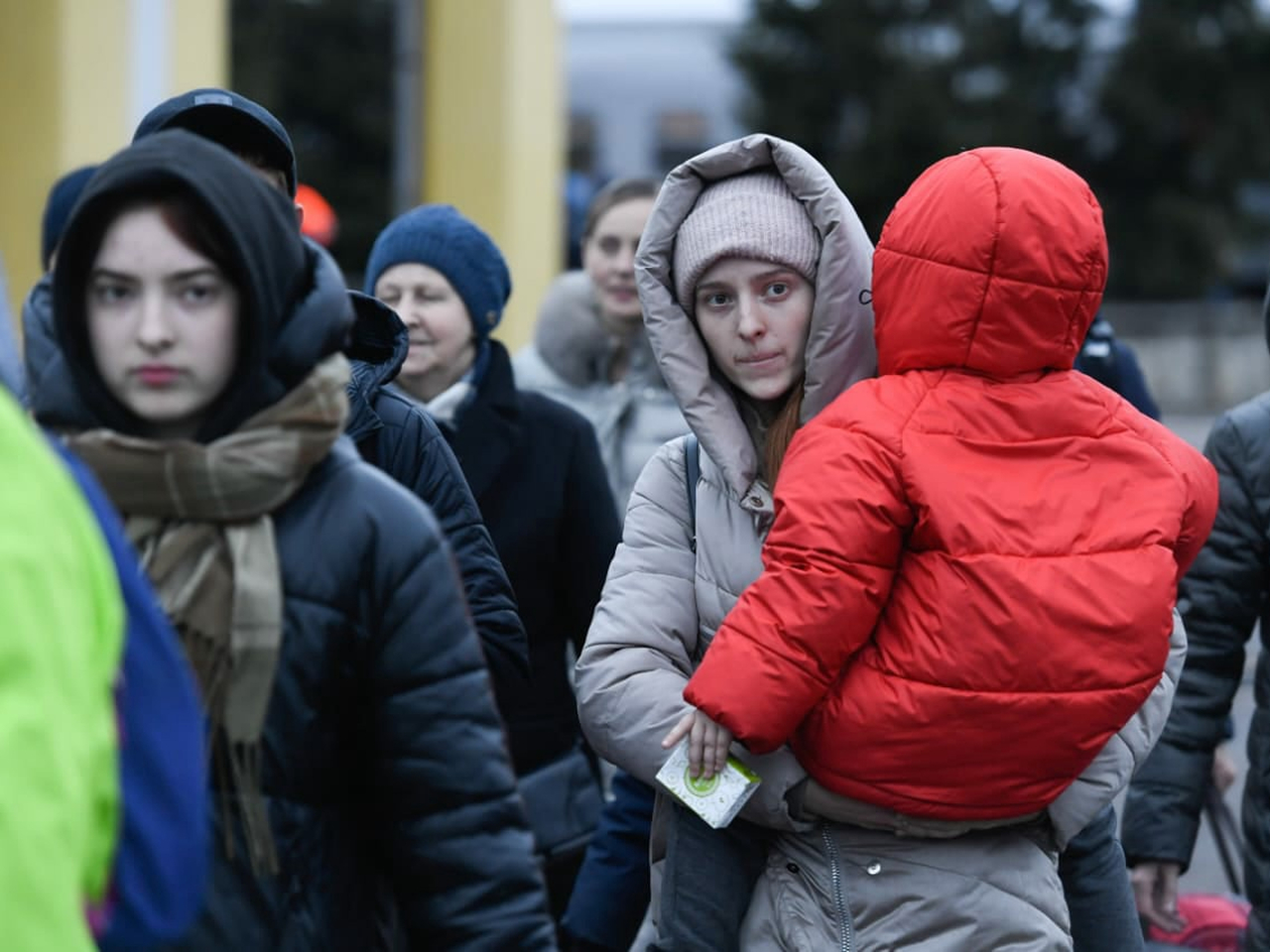 Украинские беженцы последние новости. Беженцы из Украины. Беженцы в России. Беженцы из Украины в Россию. Беженцы из Мариуполя.