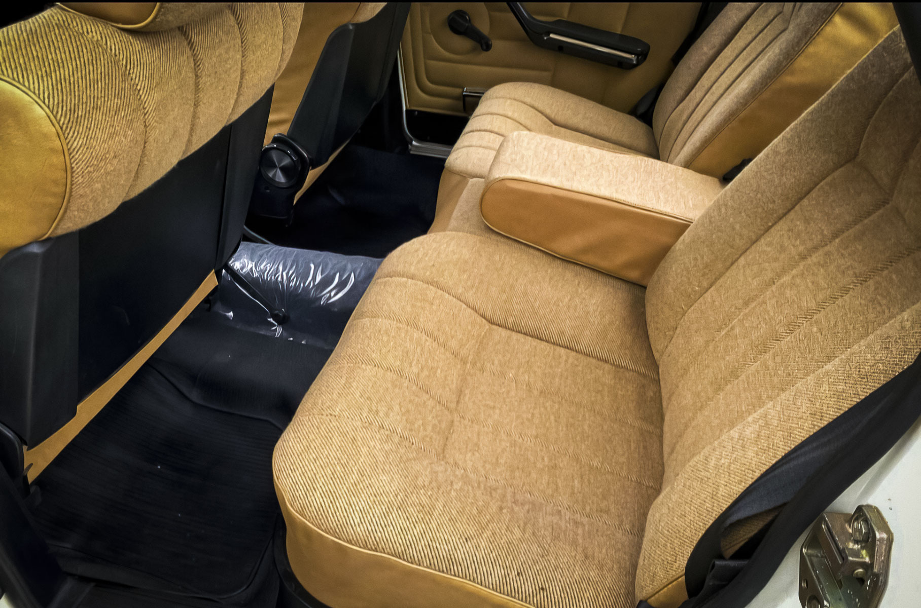 В России забытую на 25 лет в гараже «Волгу» продают по цене топовой Lada Granta В России забытую на 25 лет в гараже «Волгу» продают по цене топовой Lada Granta Новости