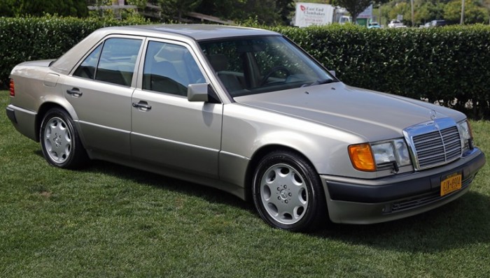 «Волк в овечьей шкуре» - немецкий седан Mercedes-Benz 500E. 