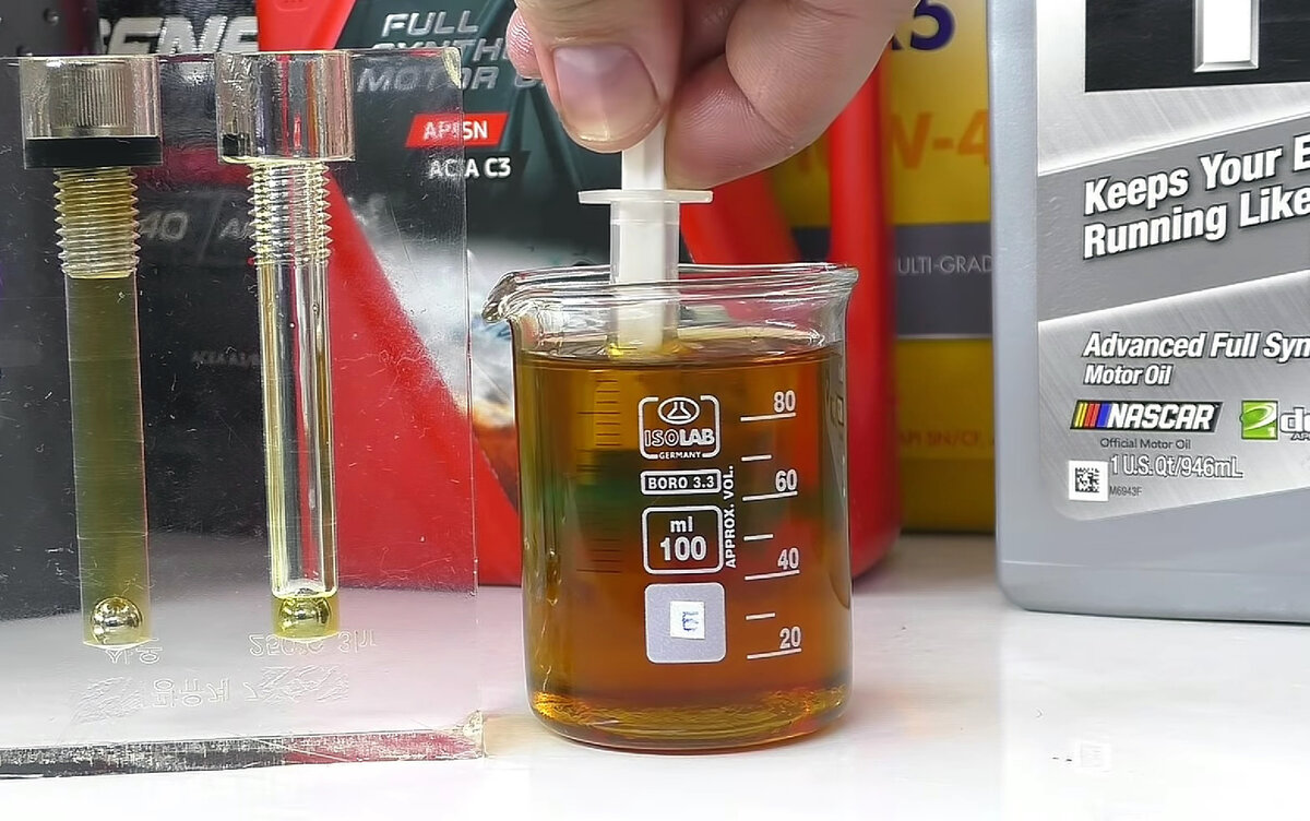 Что будет, если смешать полусинтетечкское и синтетическое моторное масло: узнал на практике
