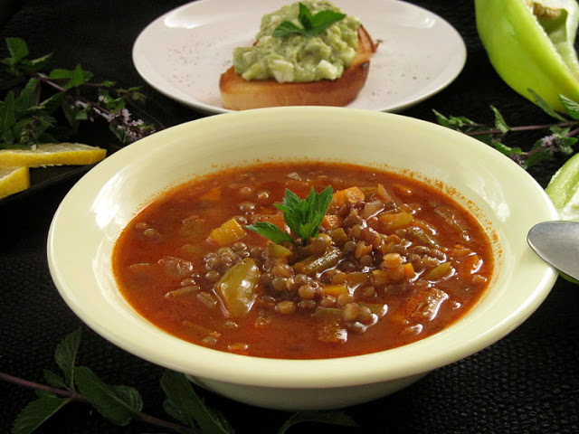 Чечевичный суп по-болгарски (Супа лешта)
