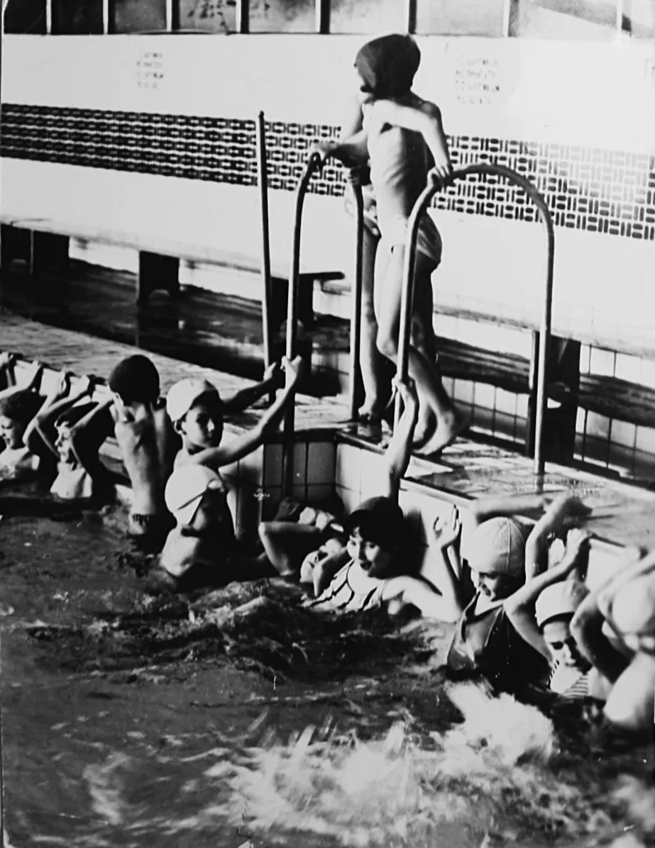 Как советские родители учили детей плавать и кататься на велосипедах – методы были суровыми 