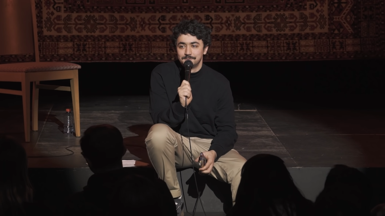 Неудачная шутка о русских может поставить крест на бизнесе комика Мирзализаде