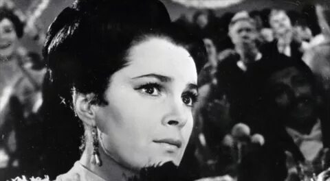 После долгой болезни ушла из жизни блистательная красавица и великая актриса Элина Быстрицкая