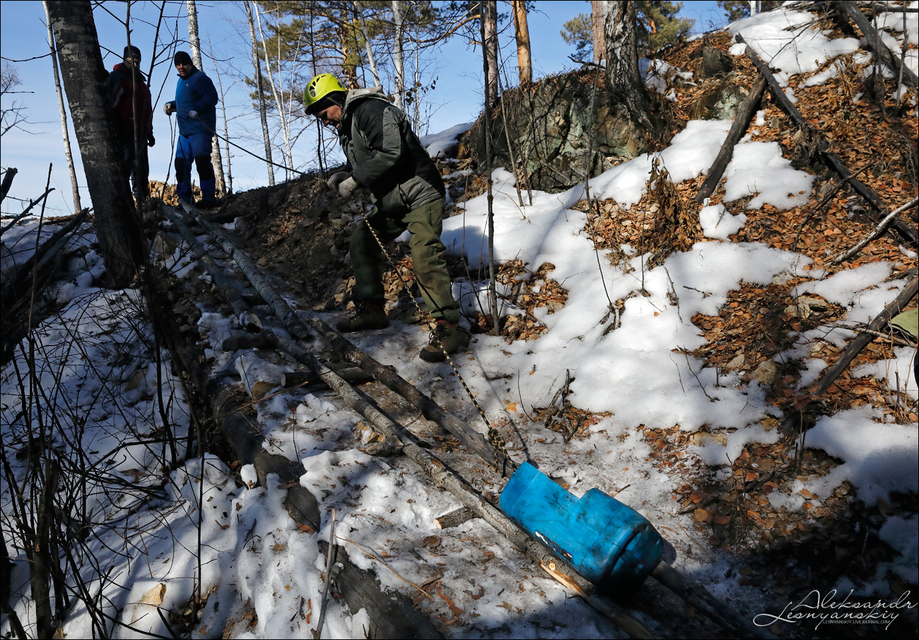 В Восточной Сибири ведутся раскопки таинственной пещеры на Уевой горе : фоторепортаж Восточная Сибирь,Гранинская пещера,пещера,раскопки,фоторепортаж,Шилка