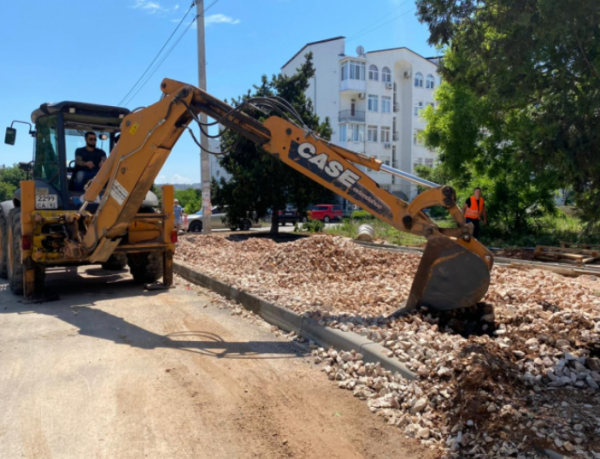 В Севастополе продолжается ремонт дорог 