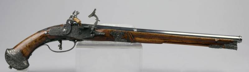 Оружейные новации и оружейные закупки XVII века Оружейные новации и оружейные закупки XVII века история,оружие