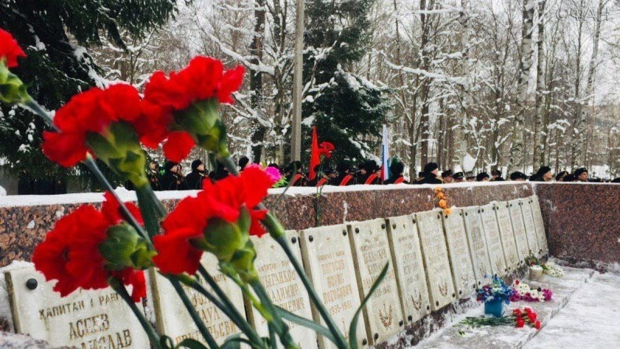 Память погибших моряков Тихоокеанского флота почтили в Петербурге