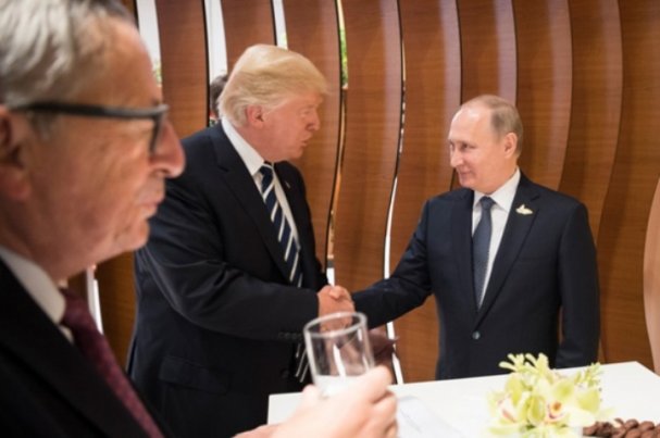 АМЕРИКАНЕЦ О ВСТРЕЧЕ ПУТИНА И ТРАМПА: «ЭТОТ РУССКИЙ КГБШНИК МЕНЯ ПОРАЗИЛ!»