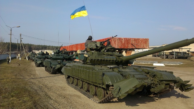 Боевики "АТО" разместили танки на "отжатом" предприятии на Донбассе