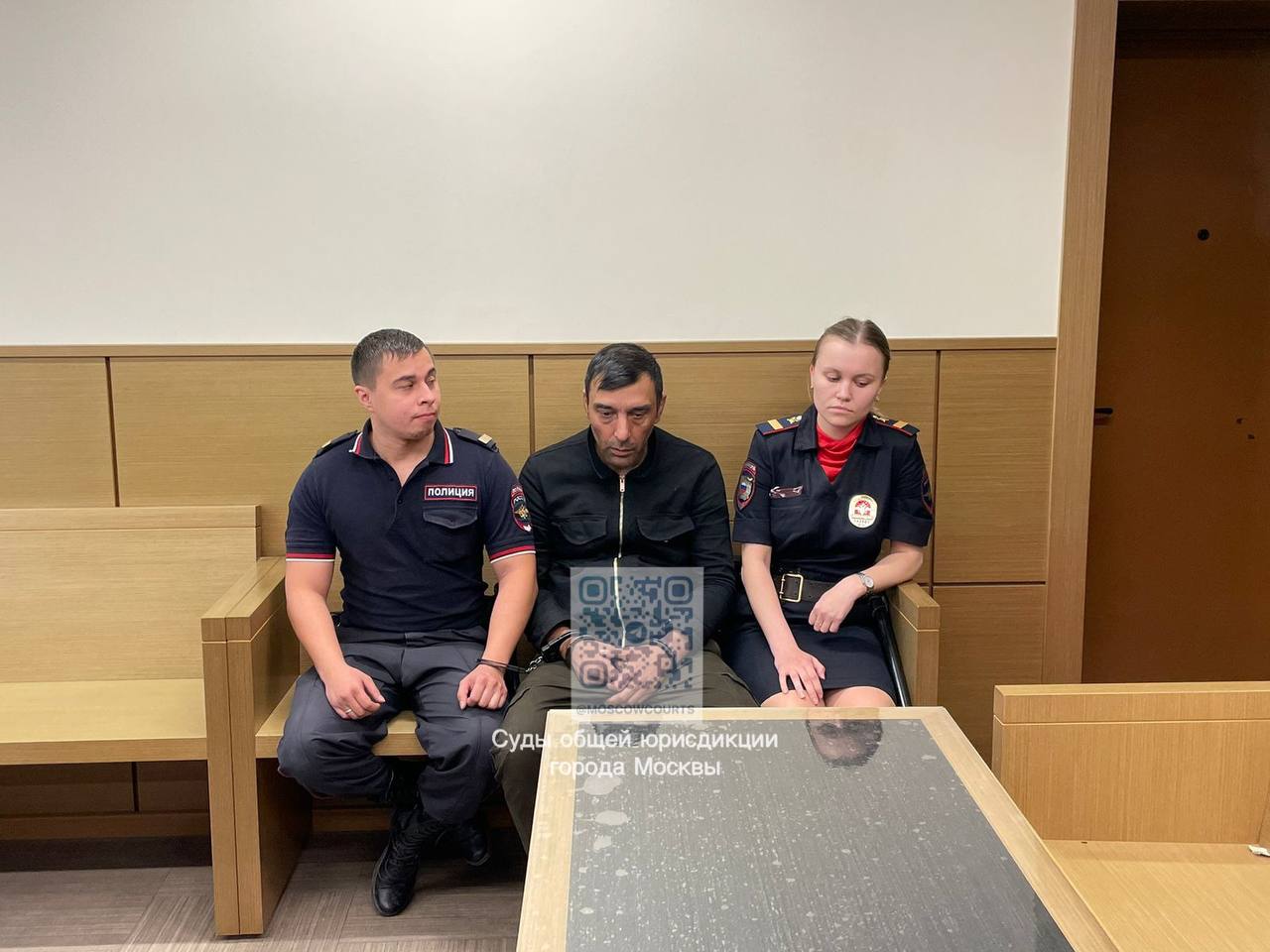 В Москве суд отправил в СИЗО напавшего на девушку с ножом афганца