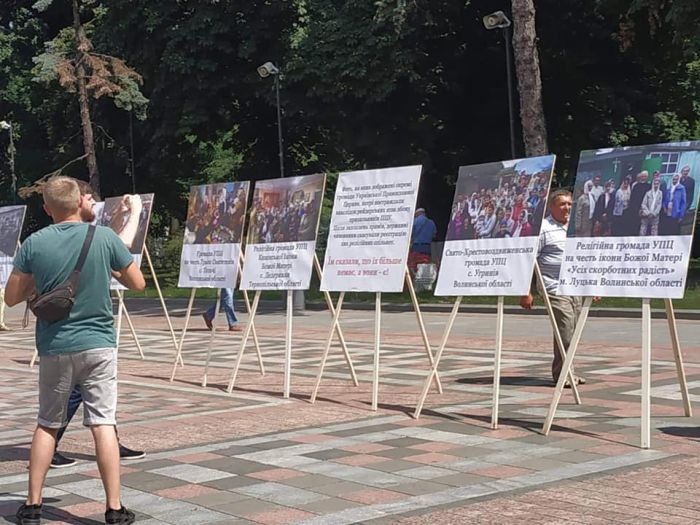 Переданная униатам деревянная церковь УПЦ МП в Коломые.