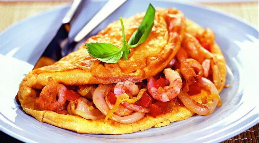 омлет с морепродуктами