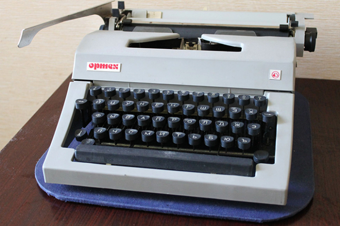 Печатная машинка для набора текста. |Фото: gubdaily.ru.
