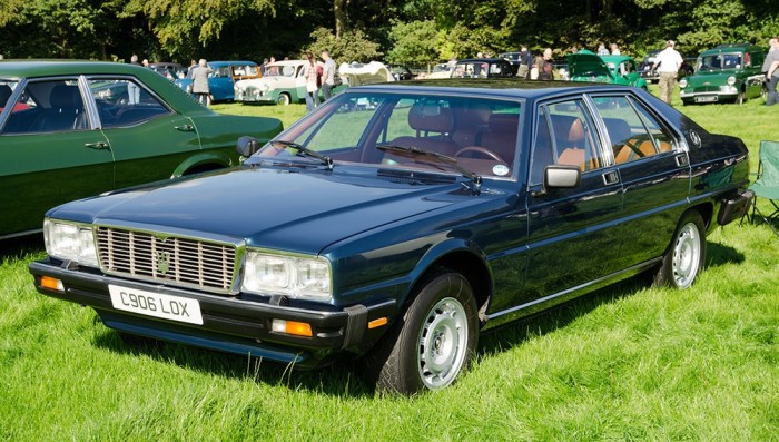 Maserati Quattroporte III поколения.