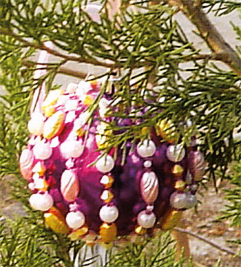 Елочные шары бисером