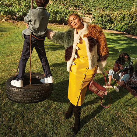 Дженнифер Лопес снялась в рекламной кампании вместе со своими детьми и 74-летней мамой Дженнифер Лопес снялась в рекламной кампании вместе со своими детьми и 74-летней мамой Мода,Новости моды