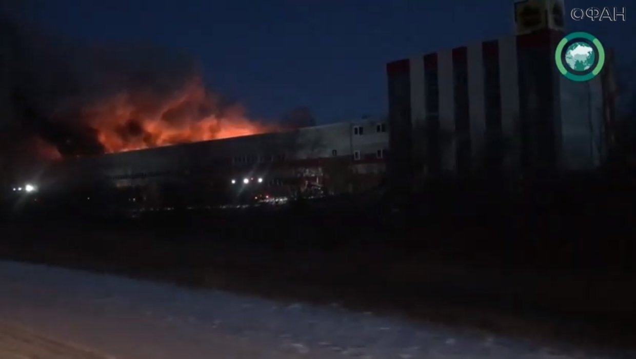 Пожар на челябинском заводе. Пожар на компрессорном. Пожар на компрессорном заводе в Челябинске. Пожарная часть ЧМЗ Челябинск. Пожар на заводе сигнал Челябинск.