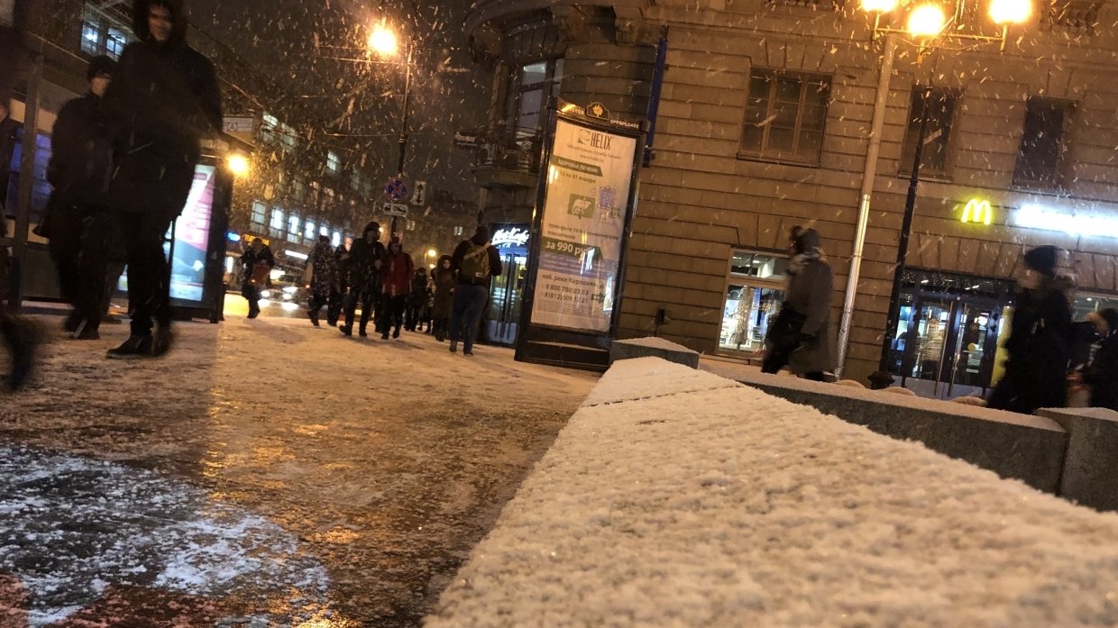 Коммунальщики Петербурга выведут на улицы около 800 единиц техники для уборки снега