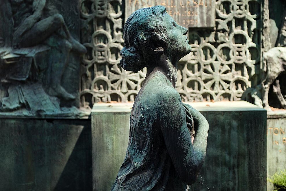 Прогулка по одному из самых красивых кладбищ в Европе Прогулка по одному из самых красивых кладбищ в Европе Европа