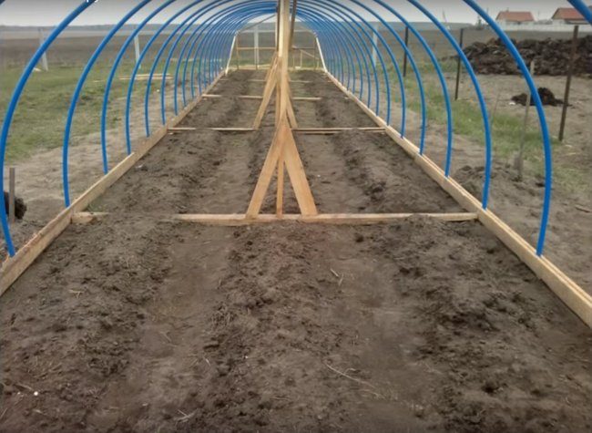 Бюджетная теплица из труб ПВХ бюджетная теплица
