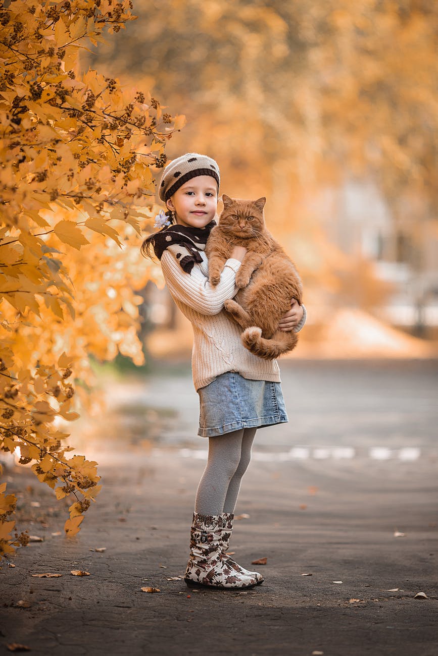 девочка с котом