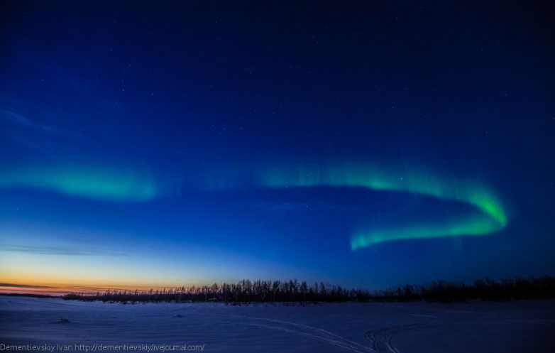 Гипнотизирующее зрелище: северное сияние в апреле зима,Карелия,северное сияние