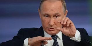 Путин поручил обеспечить соцвыплатами жителей оккупированного Донбасса с паспортами РФ