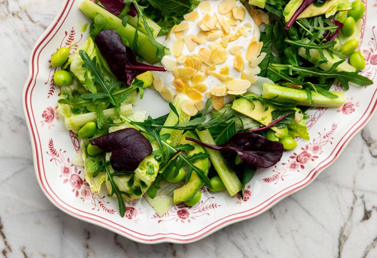 Постное меню-2026 в московских ресторанах: какие блюда стоит попробовать салат, белыми, грибами, кокосовым, авокадо, томатов, овощами, картофель, брокколи, кремом, овощей, соусом, постное, заправкой, сельдерея, можно, капустой, постной, вешенками, свежей