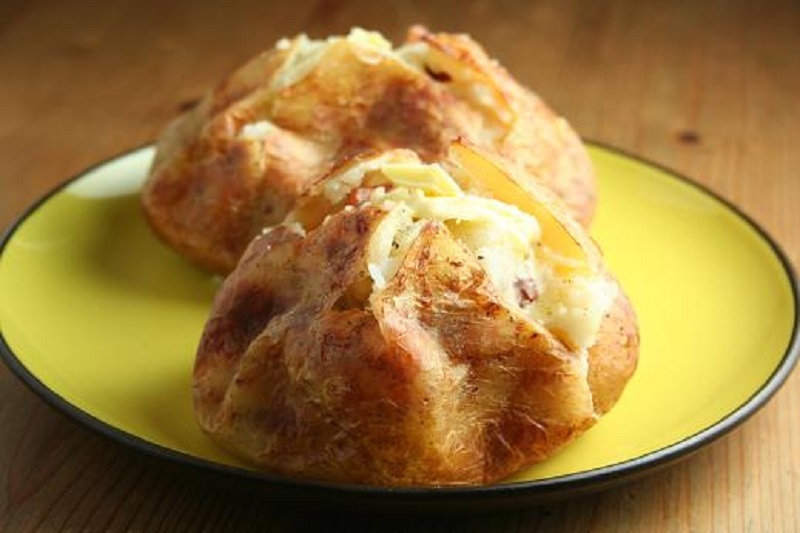 картофель в мундире запеченный с сыром