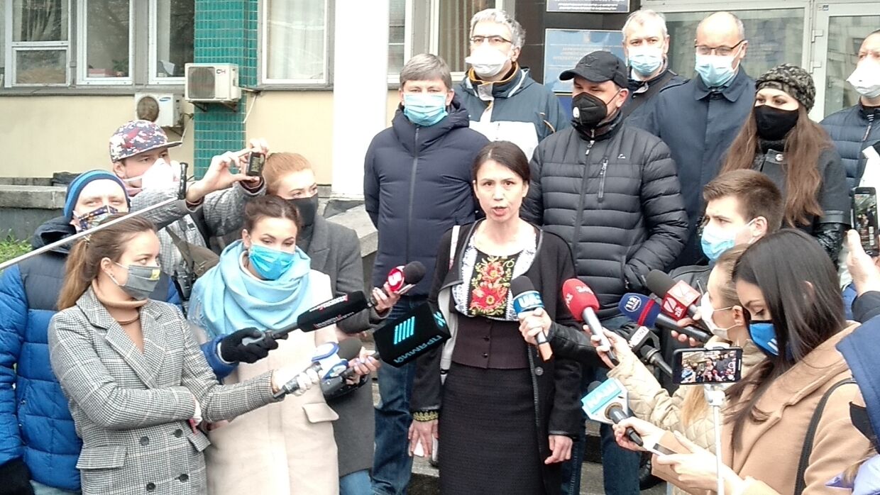 Порошенко, Парубий и Вятрович пришли на суд в Киеве поддерживать убийцу
